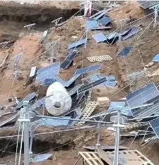 新疆光伏发电也干不成了，我表哥是前天从兰州去新疆的，没去之前说好的工资一天是80