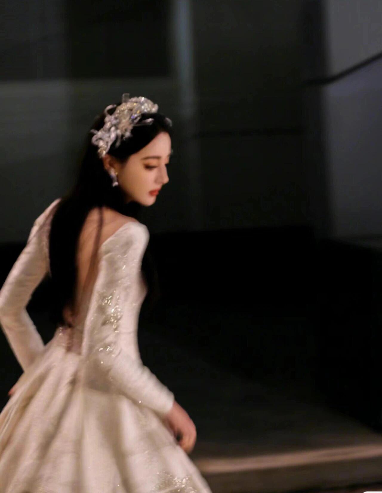 贵气十足热巴姐