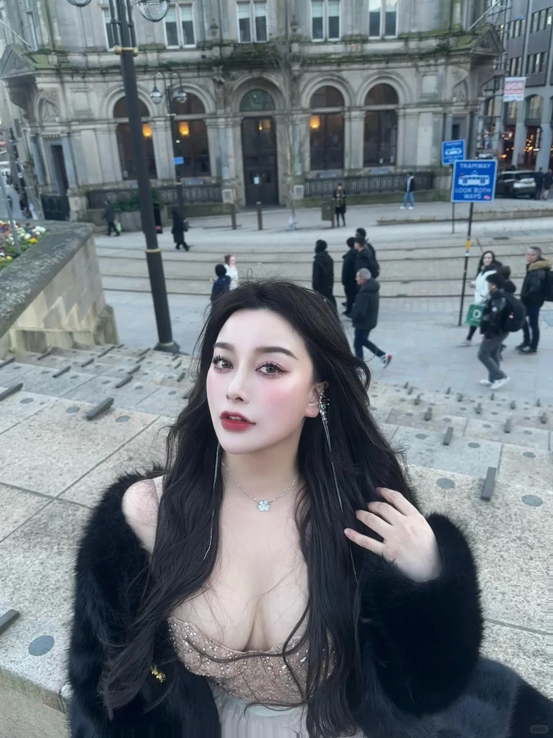 伦敦打工人即将迎来周末咯
太好啦 终于不用发跟工作相关的东西了～哈哈哈哈哈 周四