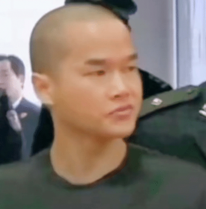 张扣扣临行刑前，见了他爸爸最后一面，和他爸爸说，我做这个事绝对不后悔，当兵时是国