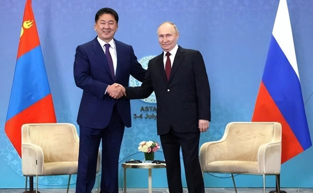 普京去蒙古之前，特意提到了一个涉及俄罗斯、蒙古和中国的大项目。
这个项目是关于建