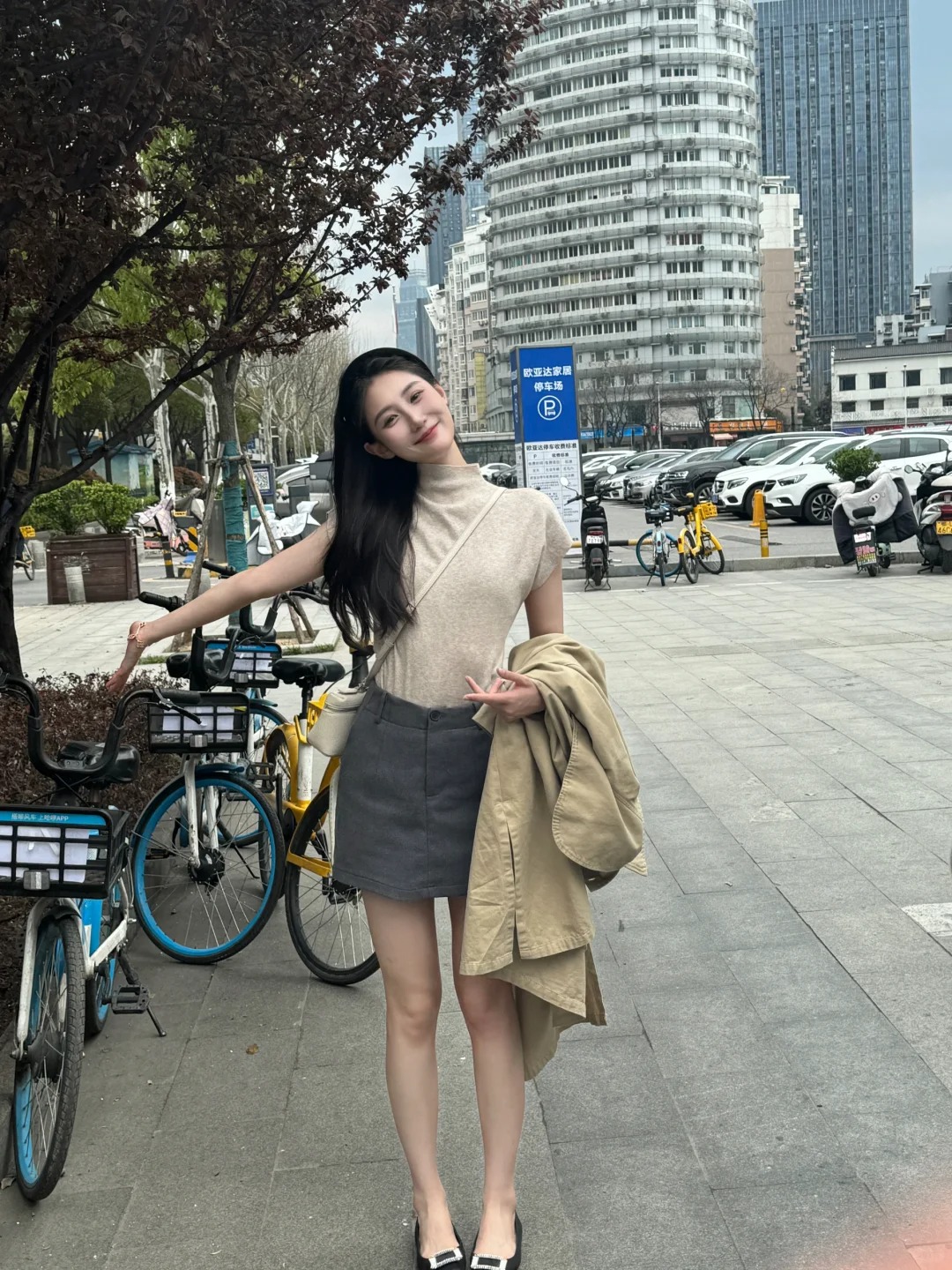 人见人夸套装
#不费力气的穿撘 终于暖和了 可以穿小短裙了