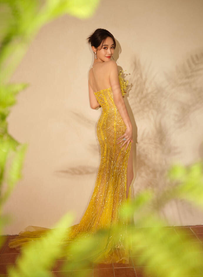 蓝盈莹，宛若女神降临