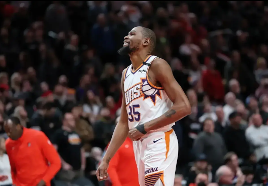 【17日NBA两条重磅消息！】

1. 费城76人陷困局，恩比德或成交易市场“大