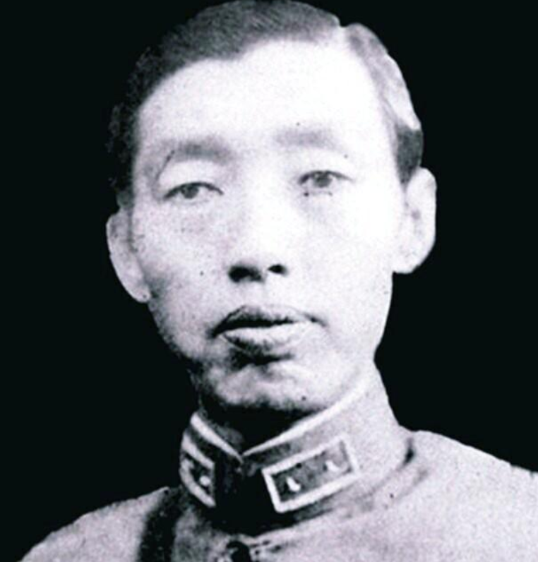 1940年12月1日，石友三带着一个连的骑兵来到新八军军部，高树勋将他迎到会客厅