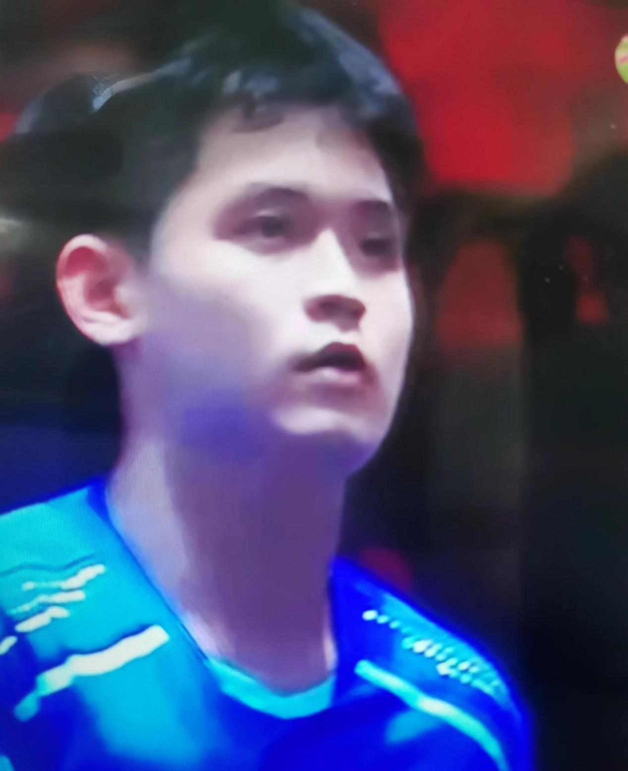  
 
 
世乒联新加坡大满贯赛男单决赛上演逆转好戏！19岁小将林诗栋与28岁老