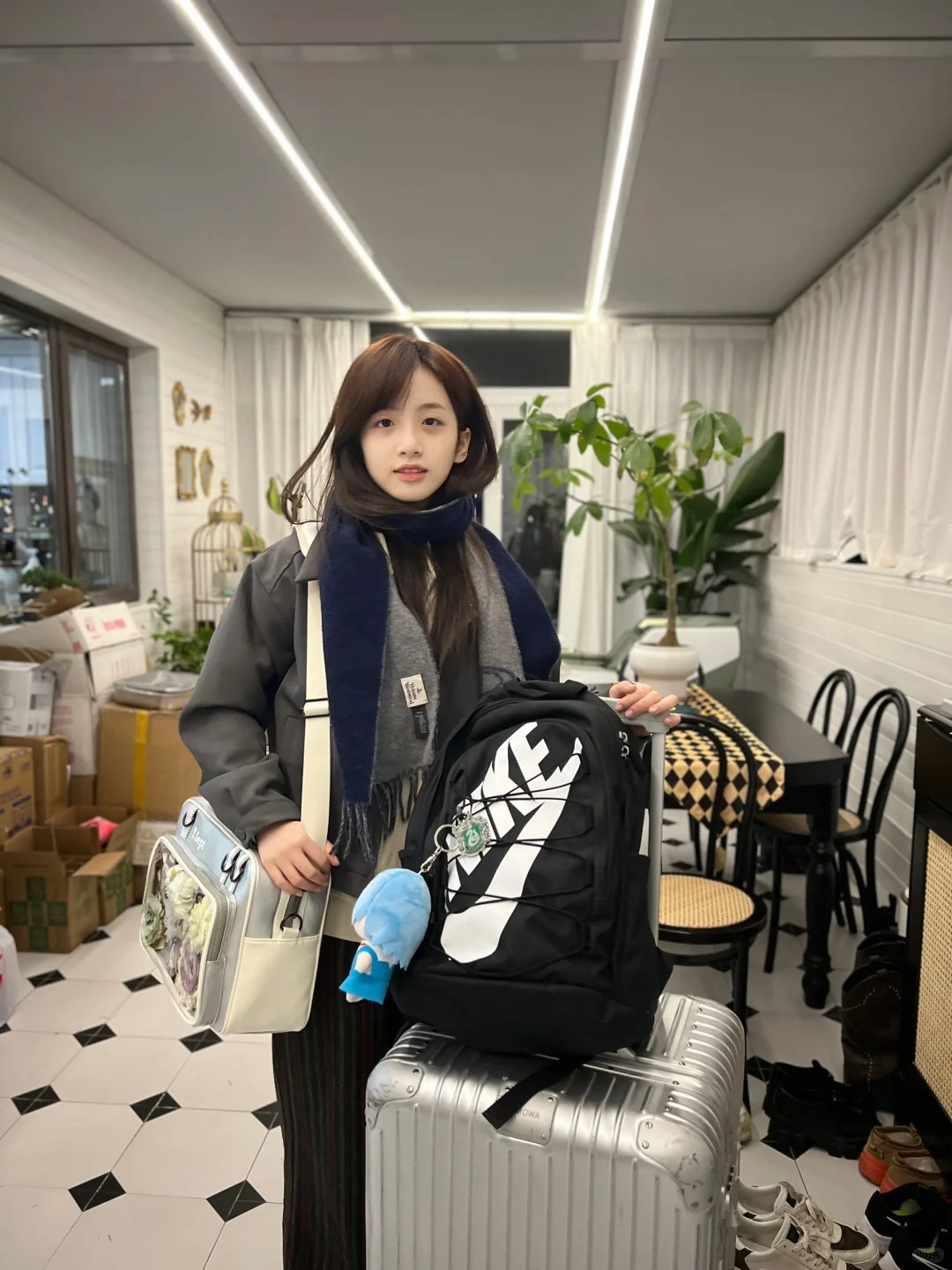 小公主背着自己扎的痛包回学校啦