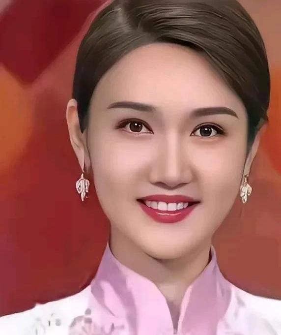 很多人不理解为什么会有人不喜欢龙洋。
论长相，她完全不输董卿和周涛，尤其是笑起来