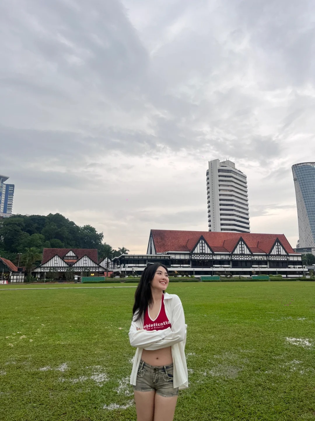 在大马穿这样被印度人盯上
从穿衣自由的泰国来到吉隆坡
来吉隆坡就下雨了
鞋也淋湿