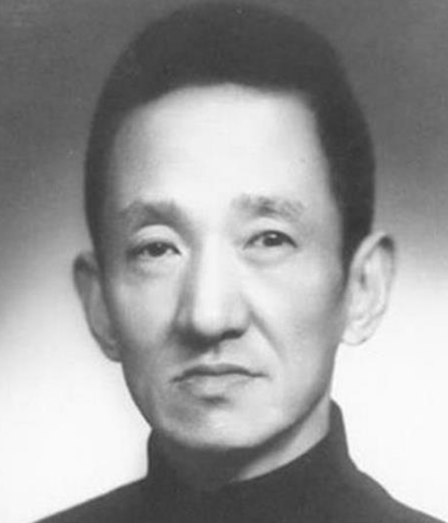 1919年，陈布雷家里传来婴儿啼哭声，他怒嚷道：哭什么哭？一把揪起婴儿，径直走向