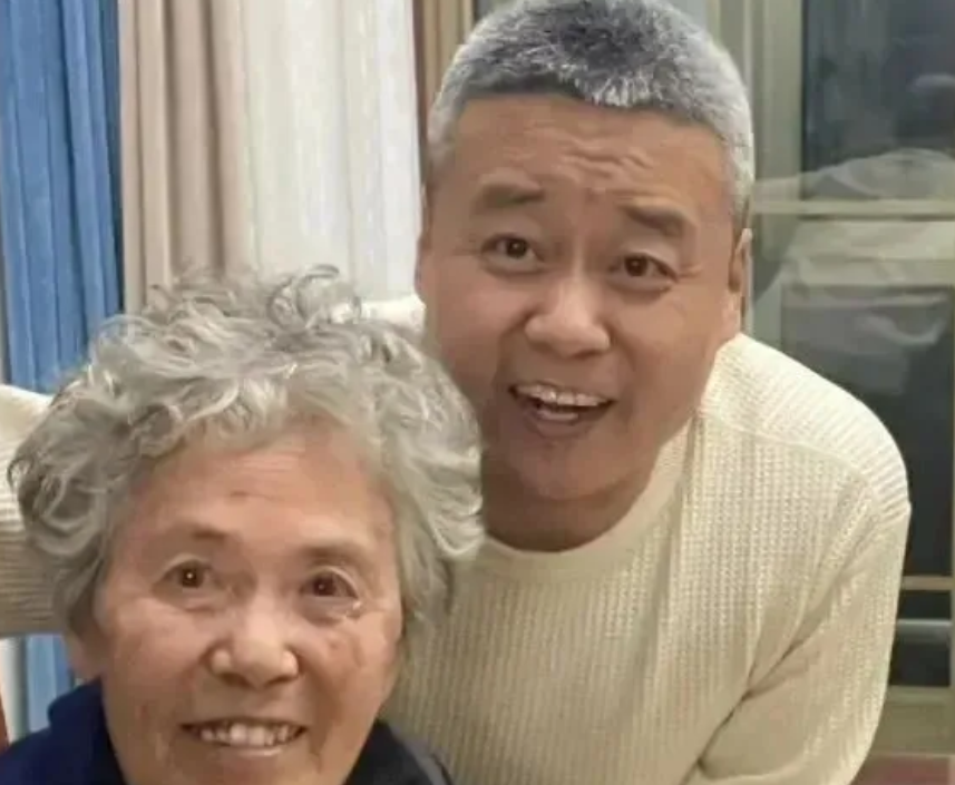 2015年，山东46岁男子投资失败，妻子却在他负债4600万后，带着孩子离开。哪
