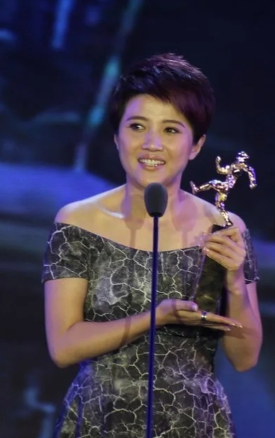 颜丙燕的人生历程