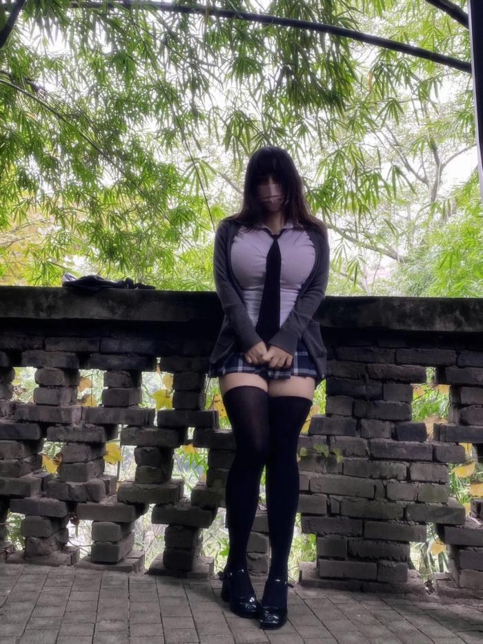 给你50万，你敢和她约会一天吗？