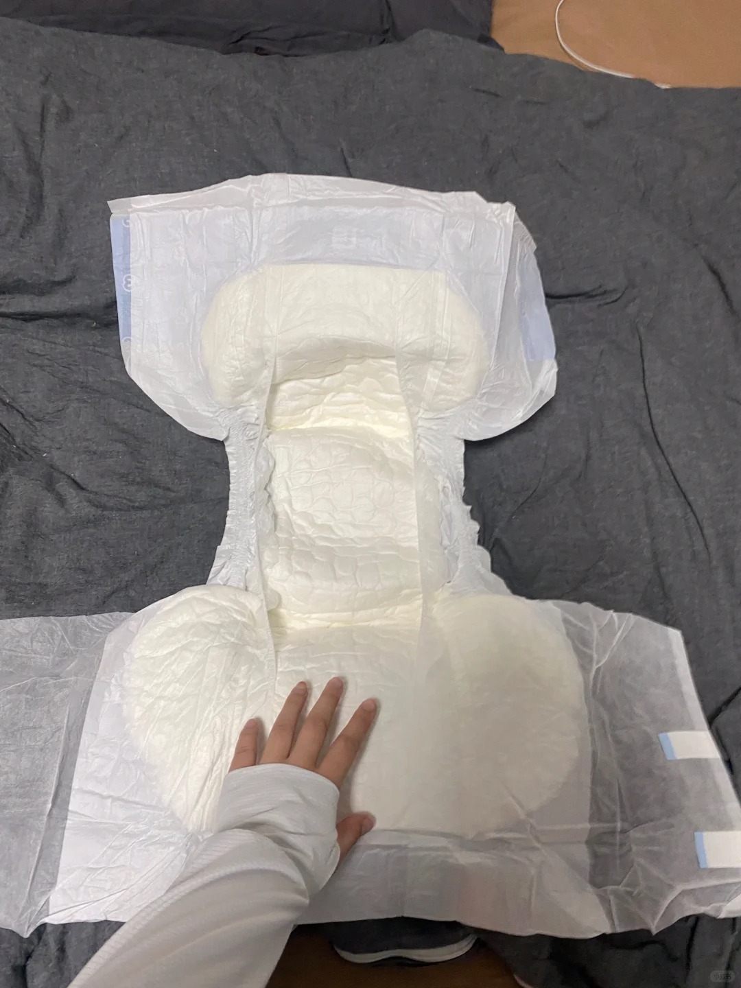 男朋友给买的姨妈巾。。。。
让他买姨妈巾
买回来跟我说买的最大号
怕我穿不上