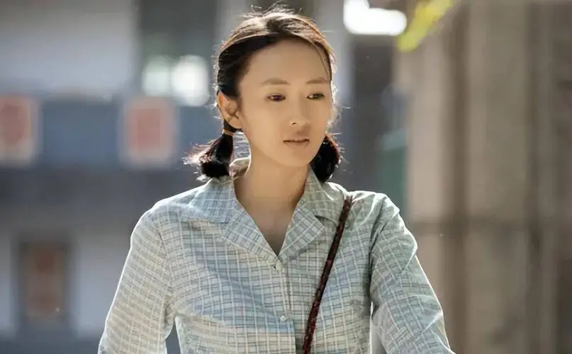 这一次，再也没人管张默了！定居泰国、高调炫富，张国立也没辙（张默是什么国籍）-第4张图片-九妖电影