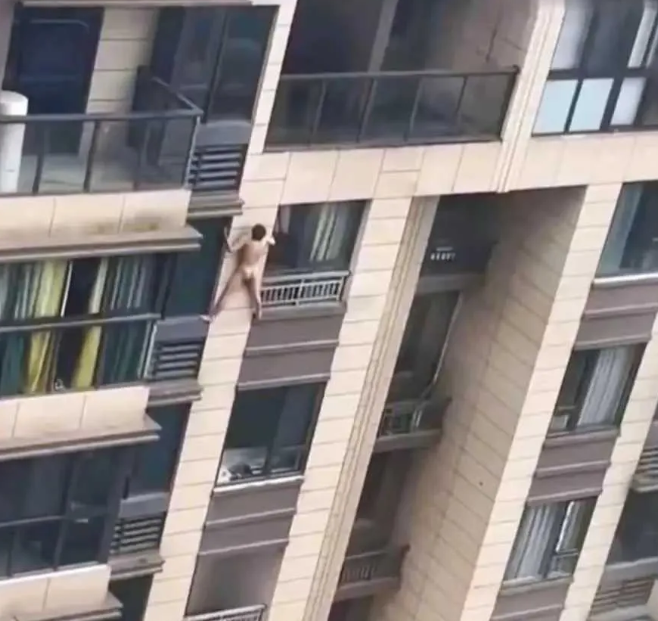 这个人是空调师傅吧