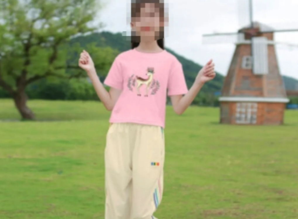 生而不养，枉为父母！2009年四川，女孩出生当天，生母嫌弃她是个女孩，就将她送给