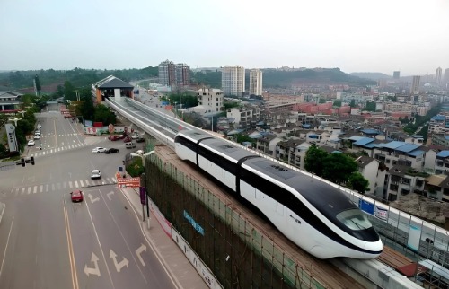城市上空的尴尬