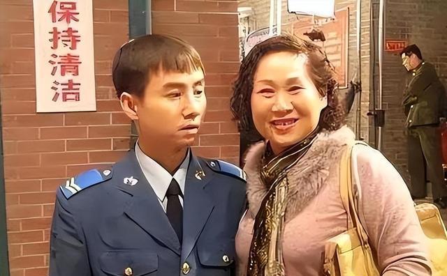 60岁被亲儿子带入演艺圈，73岁成“百亿老太”，现在比儿子还要红（六旬老人被儿子赶出家）-第9张图片-九妖电影