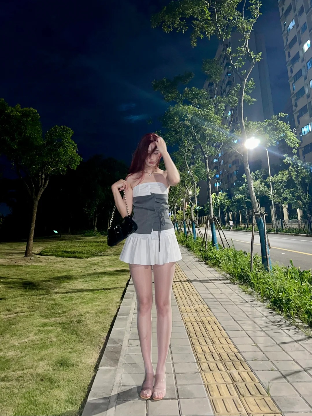 成为了小时候羡慕的漂亮大姐姐
live好看还是我的精p好看