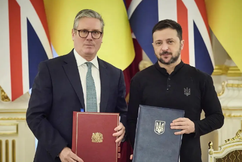 太尴尬了！虽然英国首相斯塔默一直强调英国支持乌克兰并且愿意在停火期间派遣所谓维和