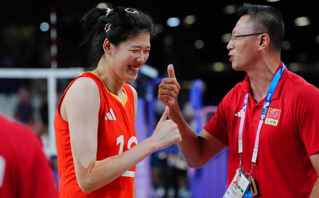 中国女排3-0战胜法国女排，赛后李盈莹接受了采访并分享了四句心里话。

1. 虽