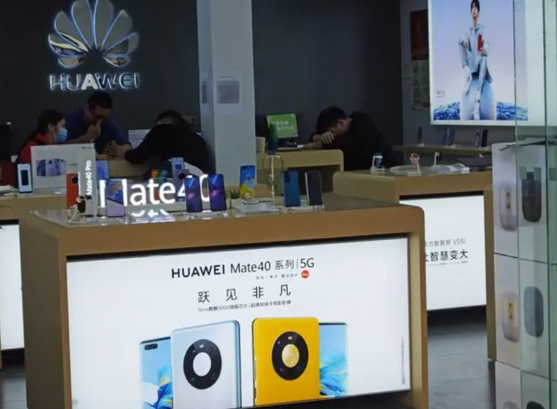 10 月手机市场可是很热闹啊。
1.华为 Mate 70 系列可能要来了，有标准