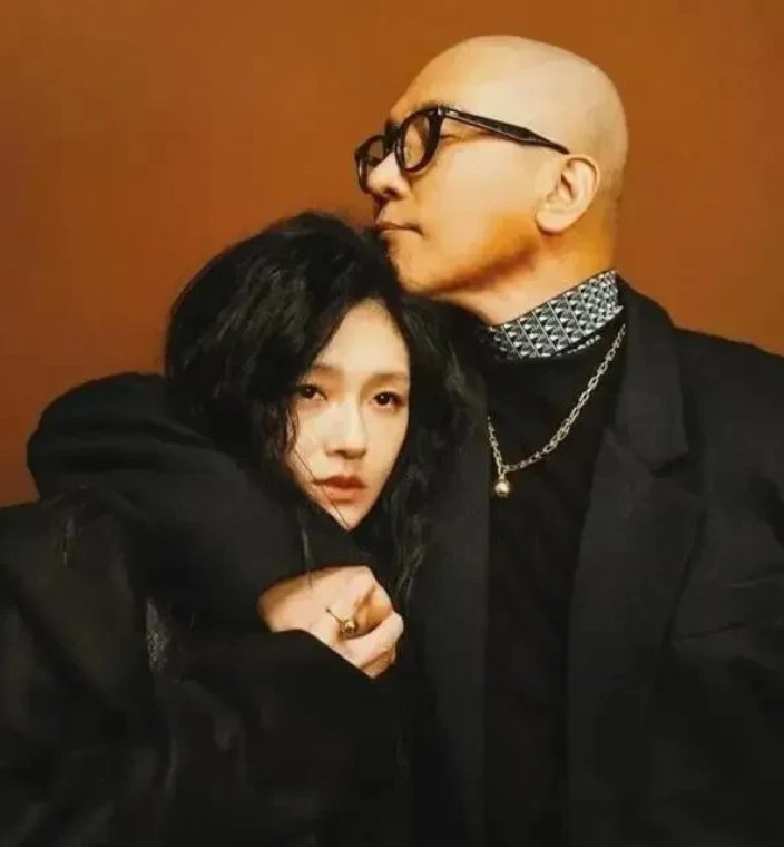 今天是大S和具俊晔结婚三周年日
具俊晔凌晨发动态，看来是太伤心了睡不着，半夜发钢