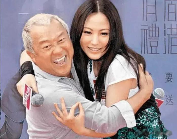 曾‬志伟：刘心悠长期不谈‬男友，我为了试探她，就将她灌醉推进房间 主持人曾调‬侃