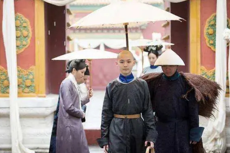 乾隆为何会把四阿哥永珹和六阿哥永瑢都过继？

是弘历对宗室刻薄的体现之一，这种行