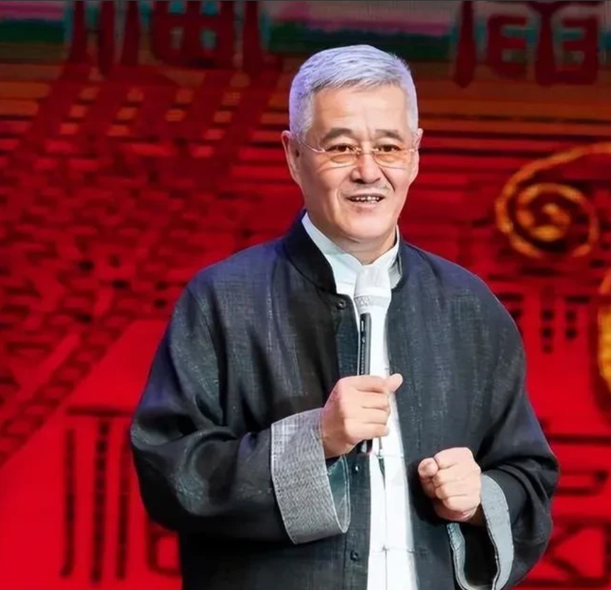 一年一度的央视春晚彩排拉开大幕，提前预热了中国年的气氛。而我竭力想了想，我是从什