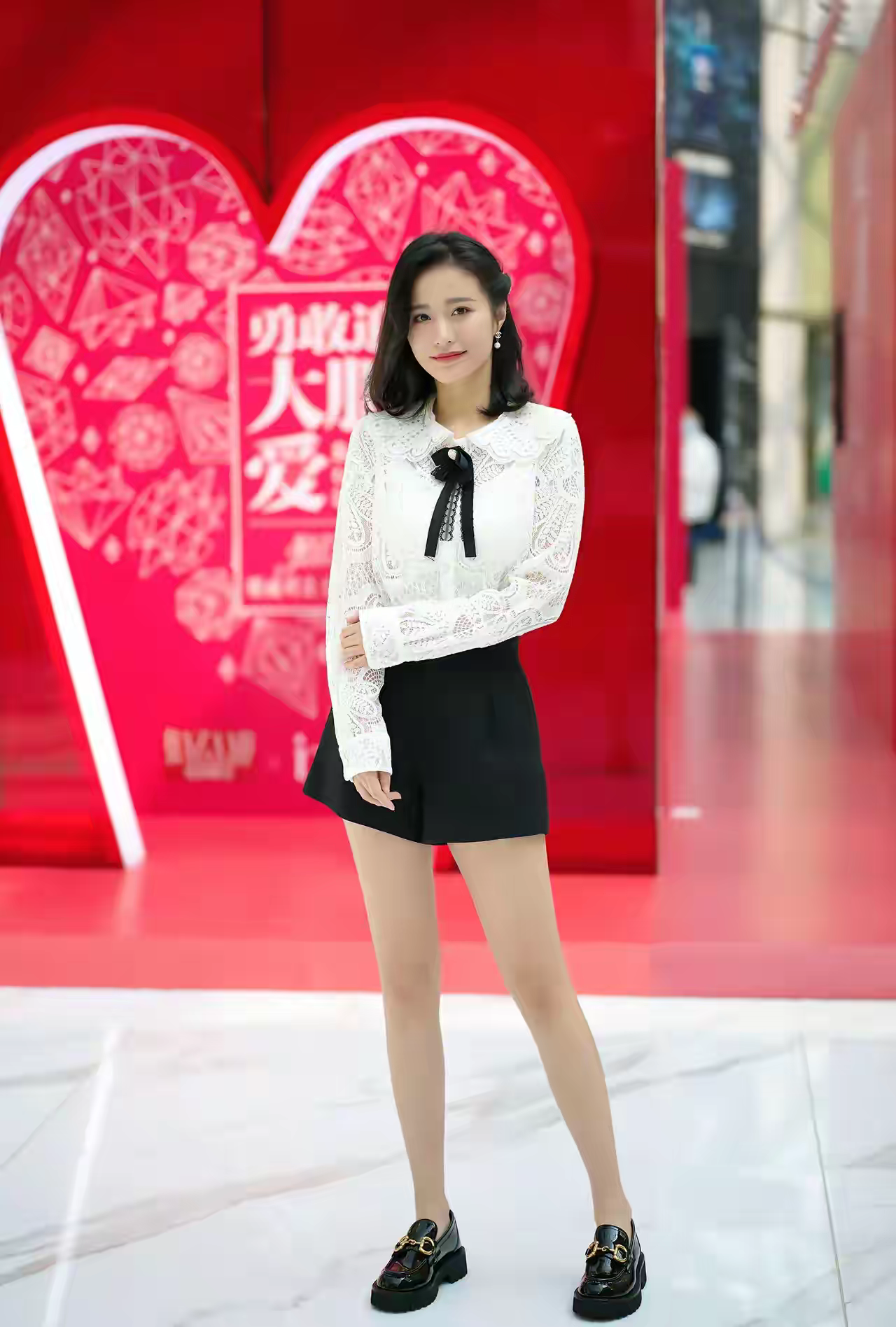我一个大龄剩女 35 岁，想结婚了，要求彩礼最少 30 万、六金，还要买辆车，房