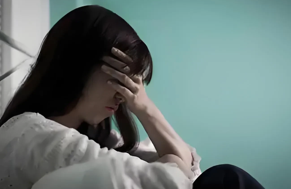 上海，老两口花120万买了一套房，为了方便女儿上学，房子登记3人名下，之后，却把
