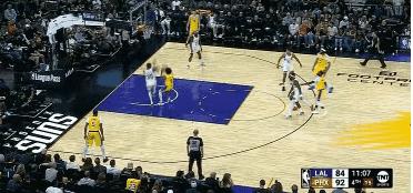 凯文-杜兰特真是太不给大哥勒布朗-詹姆斯面子了，在今天进行的太阳和湖人的季前赛中