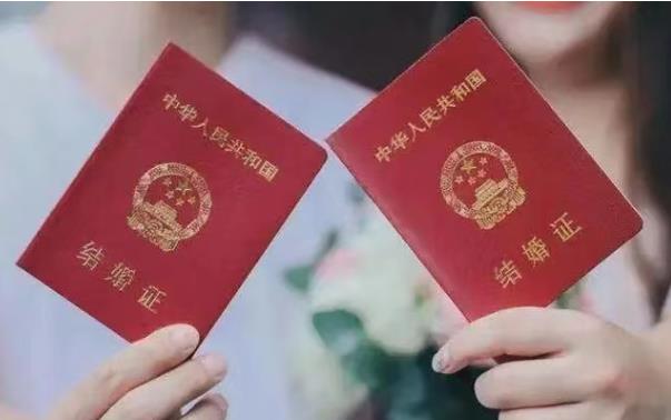 广西，一男子与前妻离婚3年后提出复婚，前妻没答应也没拒绝，选择和其同居生活，期间