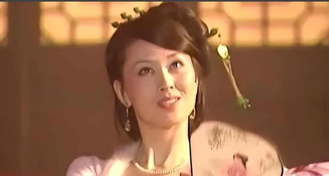 汤加丽:因“人体模特”和丈夫离婚,遭父母嫌弃,今48岁孤身一人-第14张图片-九妖电影 汤加丽:因“人体模特”和丈夫离婚,遭父母嫌弃,今48岁孤身一人-第14张图片-九妖电影