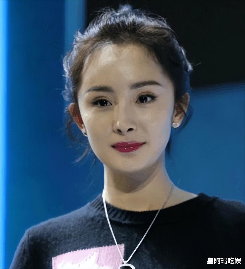 女明星离开十级美颜脸就崩了？看看路人镜头下的她们，确实好真实（女明星关掉美颜）-第5张图片-九妖电影