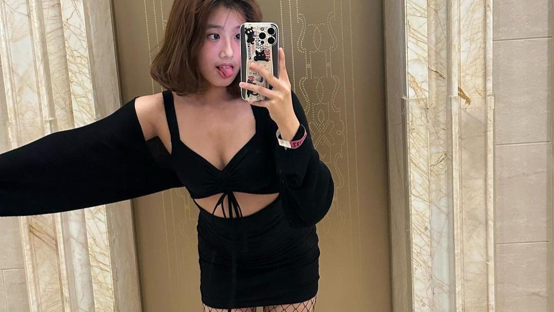 钟丽缇14岁的女儿跟15岁女儿身材对比，网友：看着熟了！