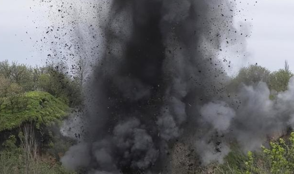 乌100万美元买活路，俄将计就计，收钱又设伏，直接把乌军打懵！


泽连斯基宣告