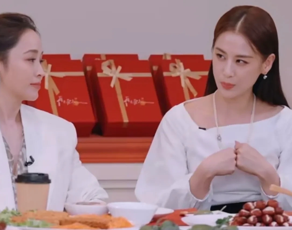黄圣依，杨子完成财产分割
黄圣依直言拿到了属于自己的那部分财产，从富太太变成了富