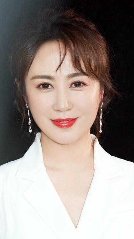马丽获奖言论引热议：实力与流量共筑新篇