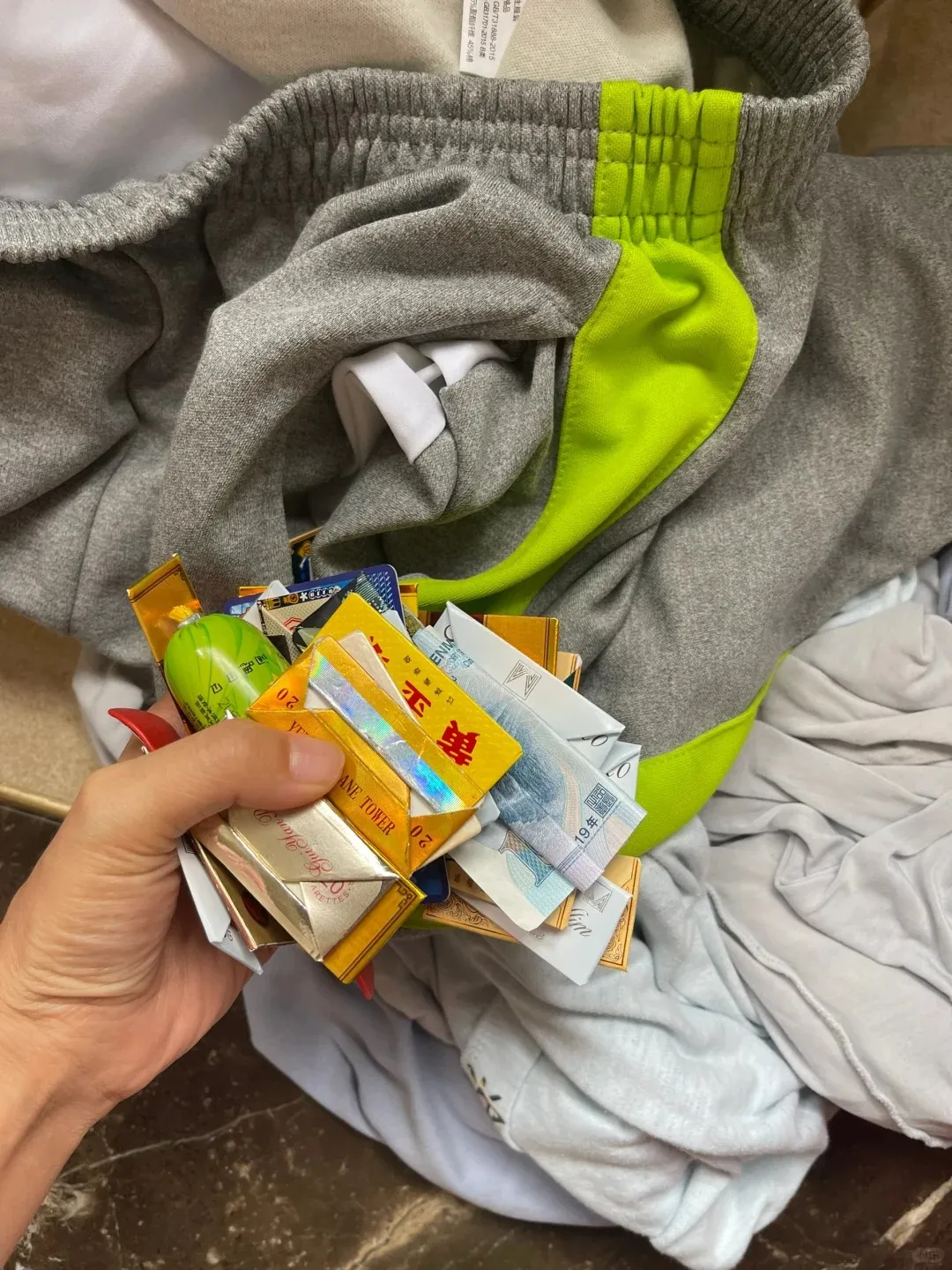 儿子裤子里发现的，我要怎么教育他？