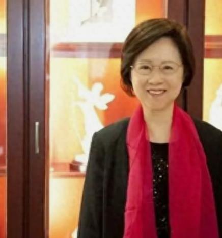 琼瑶儿子严陈中维委托律师发布声明，针对近期演出市场中大量出现的未经许可使用琼瑶相