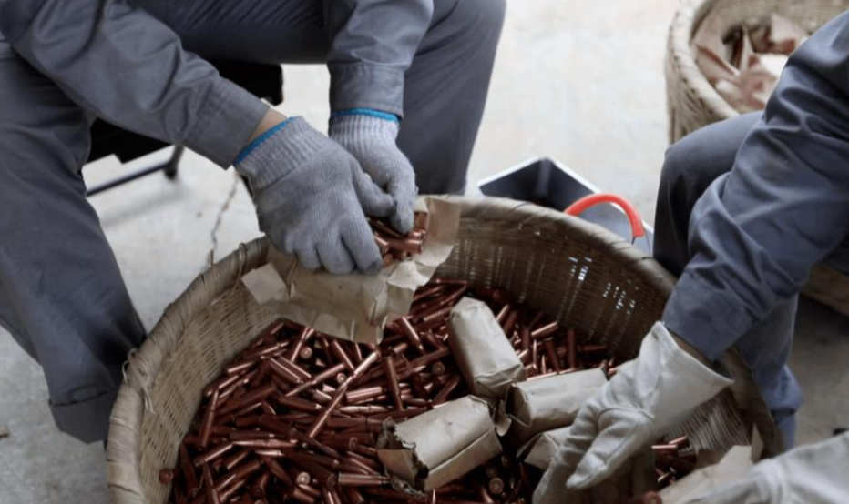 我国每年都要报废上亿颗子弹，可为何不在过期之前，让发给战士打个痛快？

那是因为