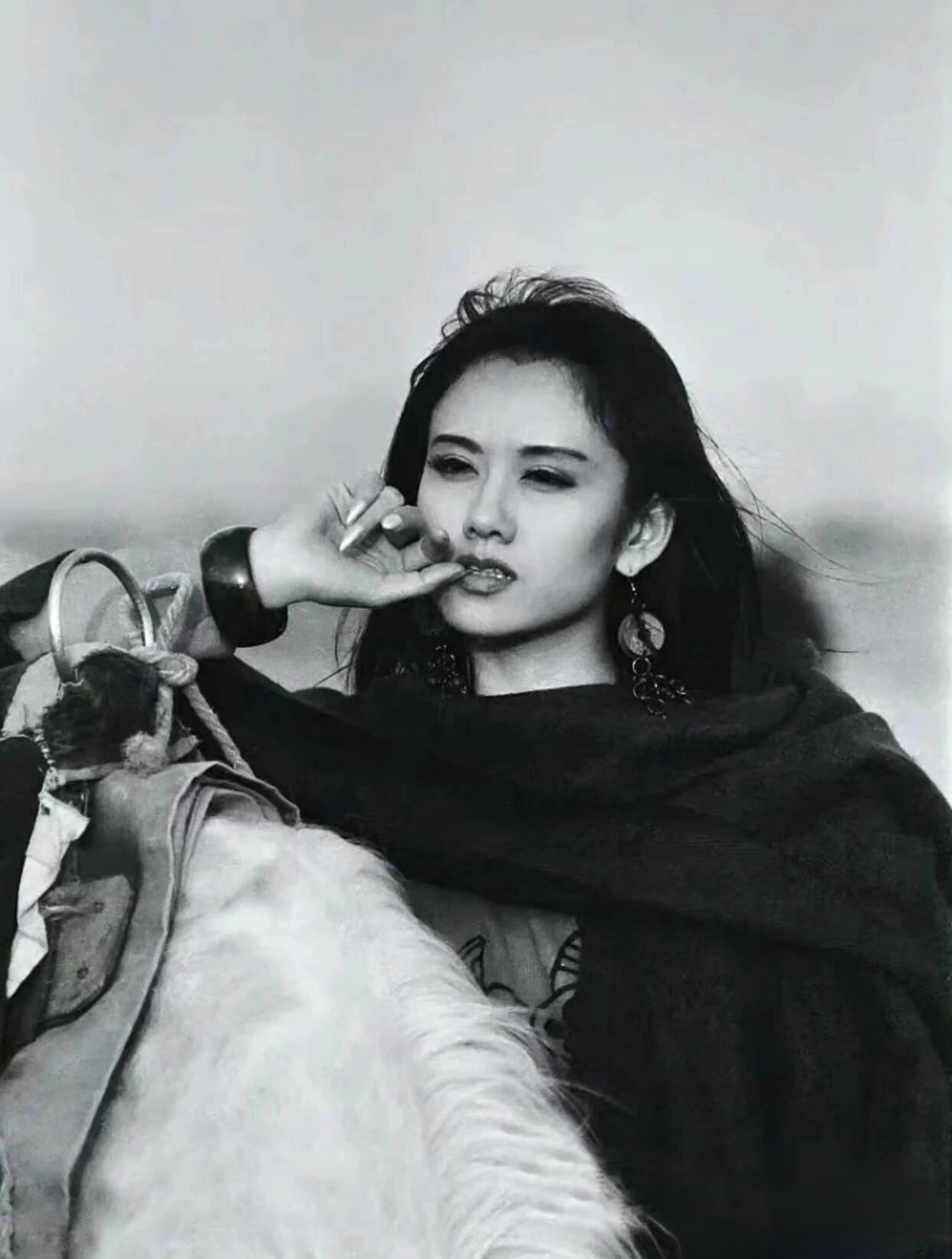 杨丽萍潇洒的松弛感