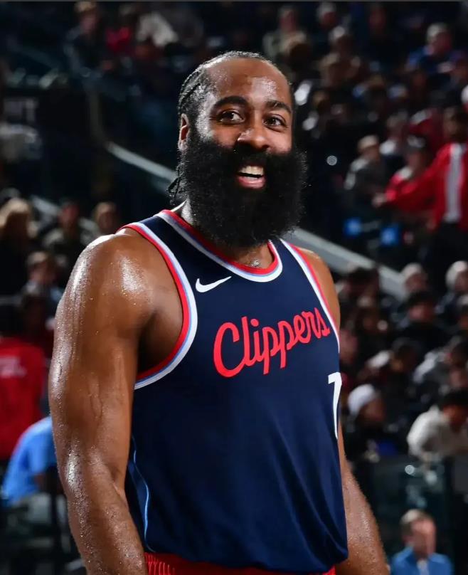 14号一觉醒来，NBA联盟快船队传来2条不得不看的新消息

         第