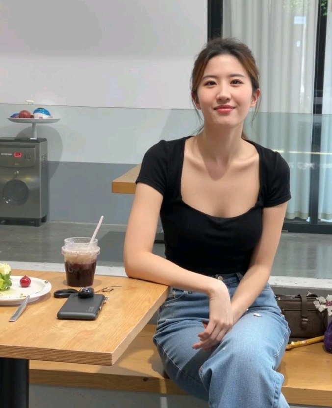 乍一看，还以为是刘亦菲呢