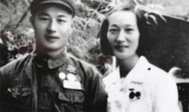 1956年，一名连长在观看纪录片《一定要把淮河修好》时，突然失声痛哭，指着画面中