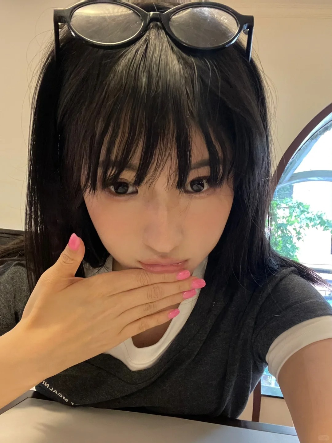 你怎么知道我做了新的美甲呢💅
跟美甲师调了半个小时的颜色（想复刻小时候在手上随