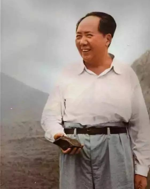 毛主席虽然享年83岁，但他的保健医生却表示，毛主席并没有长寿的条件，之所以健康长
